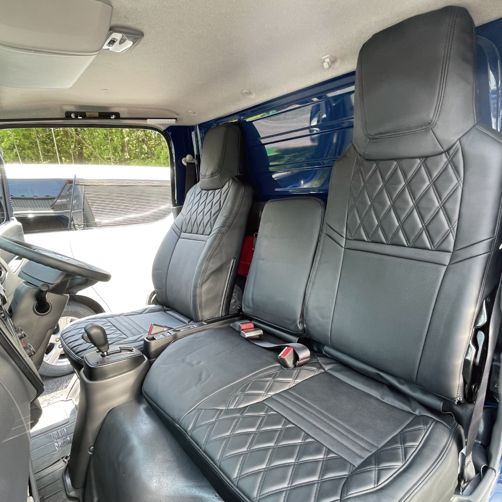 ジェットイノウエ COMBIシートカバー 23エルフローキャブ 黒/赤糸 運転席・助手席セット